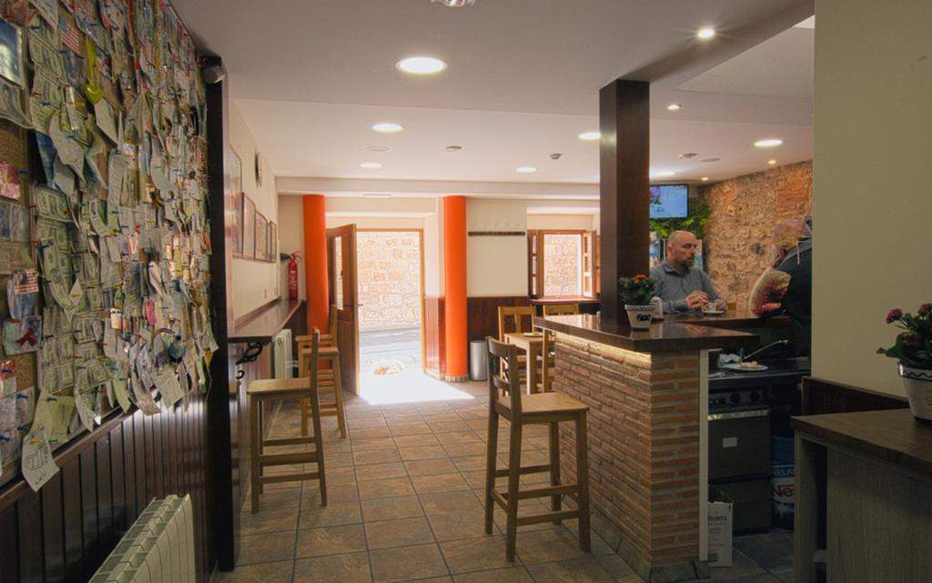 Hostal-Bar Restaurante "La Fuente" Rabé de las Calzadas Εξωτερικό φωτογραφία